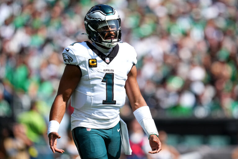 eagles-jalen-hurts-leads-stunning-comeback-against-rams