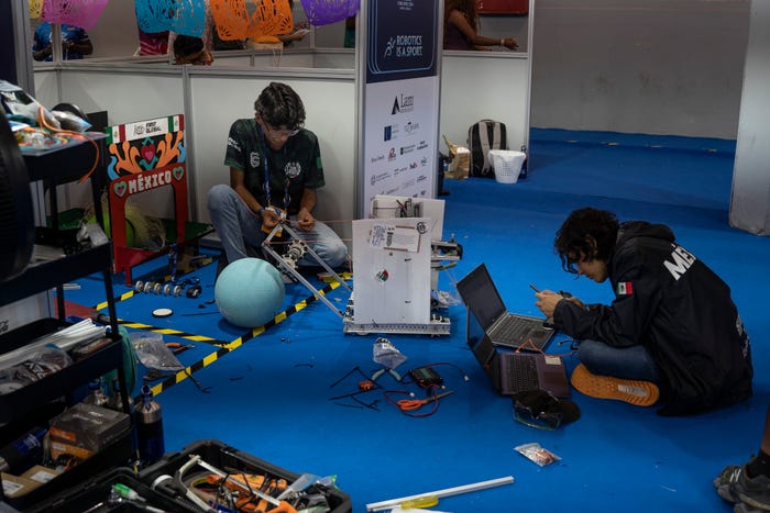 employers-shift-focus-to-soft-skills-as-ai-automates-hard-skills