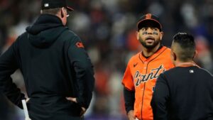 giants-dominic-smith-placed-on-injured-list-with-hamstring-strain