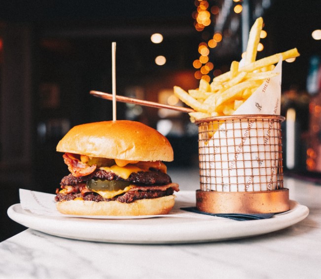 glasgow-restaurant-earns-spot-among-uk-s-top-burgers-for-2025