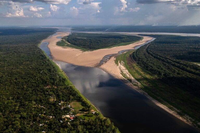 global-water-cycle-hits-extreme-levels-floods-and-droughts-surge