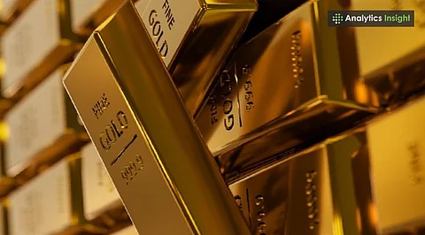 gold-prices-surge-to-record-highs-as-dollar-weakens