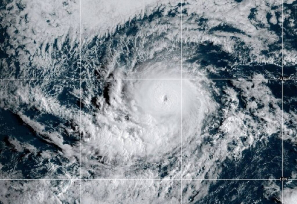 hurricane-kiko-intensifies-potential-threat-to-hawaii-looms