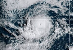 hurricane-kiko-intensifies-potential-threat-to-hawaii-looms