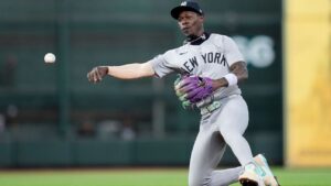 jazz-chisholm-injured-yankees-star-exits-game-vs-astros