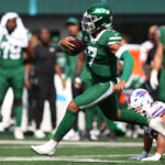 jets-suffer-devastating-30-10-loss-to-bills-key-players-struggle