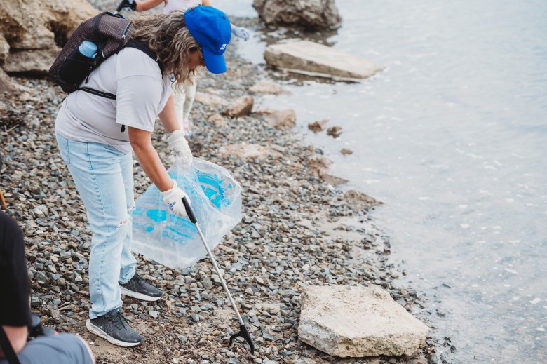 join-volunteers-for-coastal-cleanup-day-at-rose-creek-san-diego