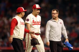 kikuchi-exits-game-with-forearm-cramp-in-angels-narrow-win