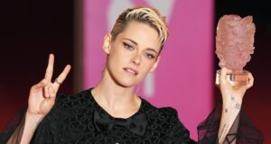 kristen-stewart-wins-revelation-award-for-directorial-debut-at-deauville