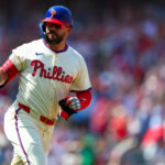 kyle-schwarber-s-future-unfolds-phillies-likely-to-retain-star