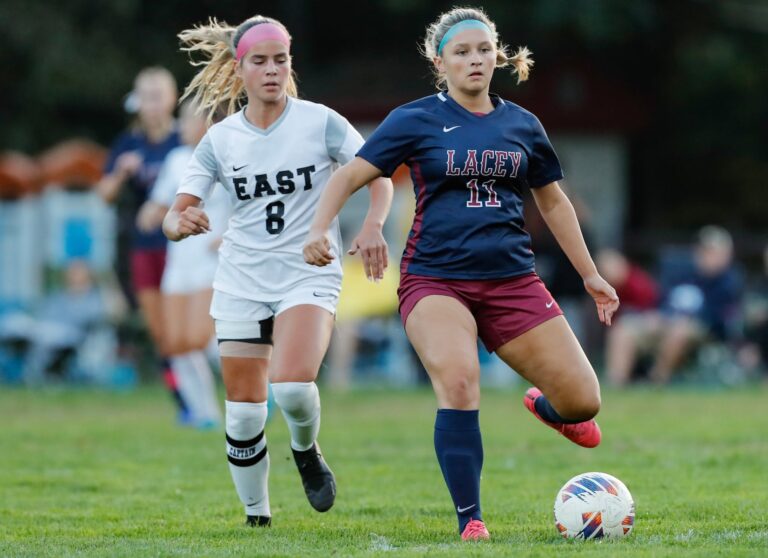 lacey-girls-soccer-triumphs-2-1-against-point-pleasant-beach