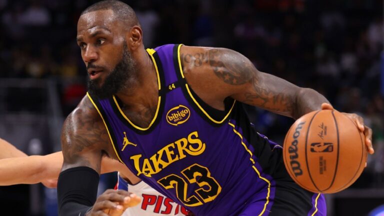lebron-james-sidelined-at-lakers-camp-with-glute-nerve-issue