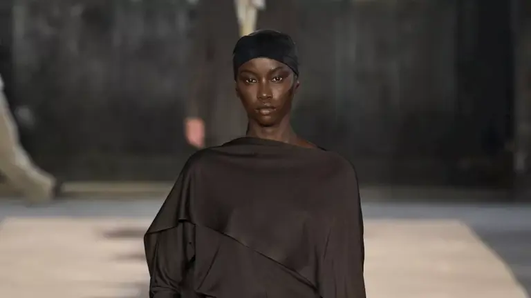 louise-trotter-unveils-bold-bottega-veneta-spring-2026-collection