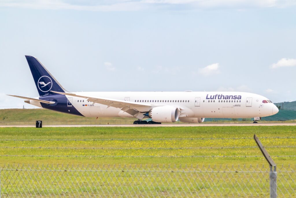 lufthansa-dominates-us-routes-achieves-84-4-load-factor