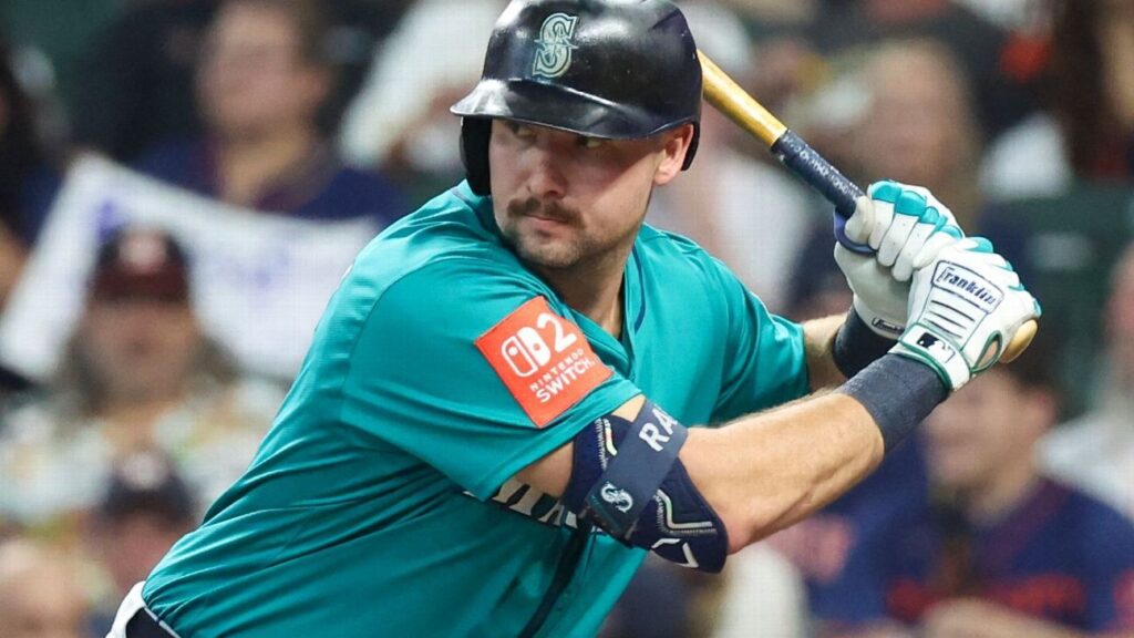 mariners-cal-raleigh-smashes-58th-home-run-sets-new-records
