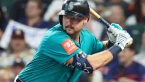 mariners-cal-raleigh-smashes-58th-home-run-sets-new-records