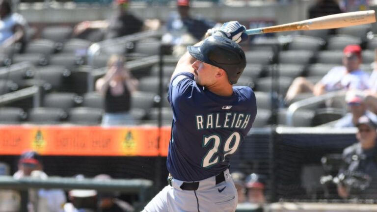 mariners-crush-braves-18-2-cal-raleigh-hits-53rd-home-run