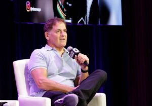 mark-cuban-urges-college-students-to-embrace-ai-job-market-changes