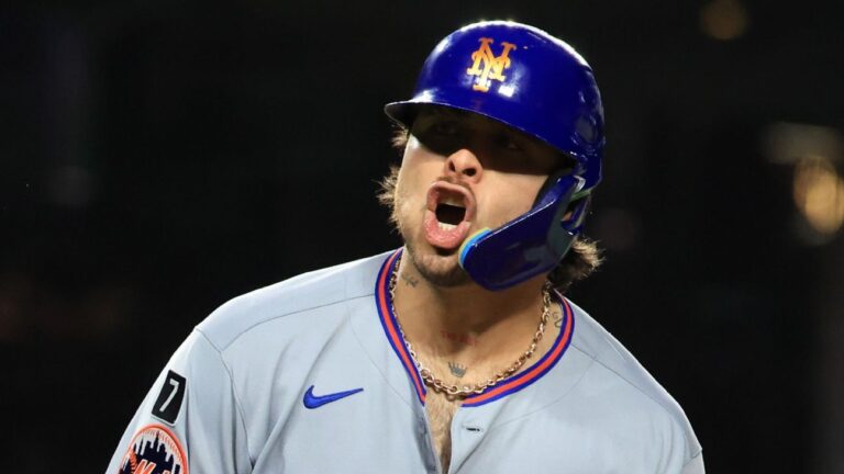 mets-stage-dramatic-comeback-to-secure-wild-card-position