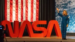 nasa-unveils-new-astronaut-candidates-including-spaceflight-veteran