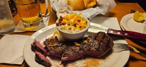 new-texas-roadhouse-opens-with-successful-friends-and-family-event