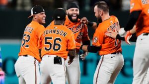 orioles-stun-dodgers-with-4-runs-deny-no-hitter-in-ninth