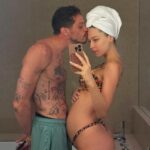 pete-davidson-and-elsie-hewitt-celebrate-baby-bump-on-vacation