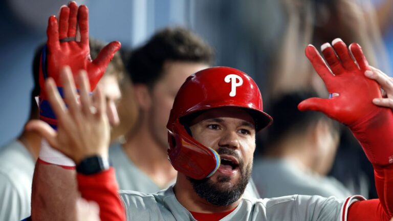 phillies-clinch-nl-east-title-early-with-thrilling-6-5-win