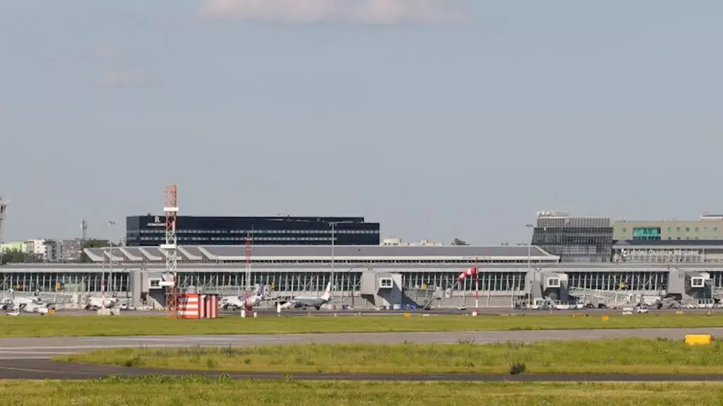 poland-urges-nato-to-activate-article-4-following-drone-incursion