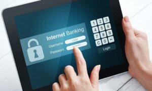 real-time-monitoring-revolutionizes-aml-compliance-in-banking