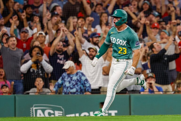 red-sox-clinch-playoff-spot-with-dramatic-walk-off-win
