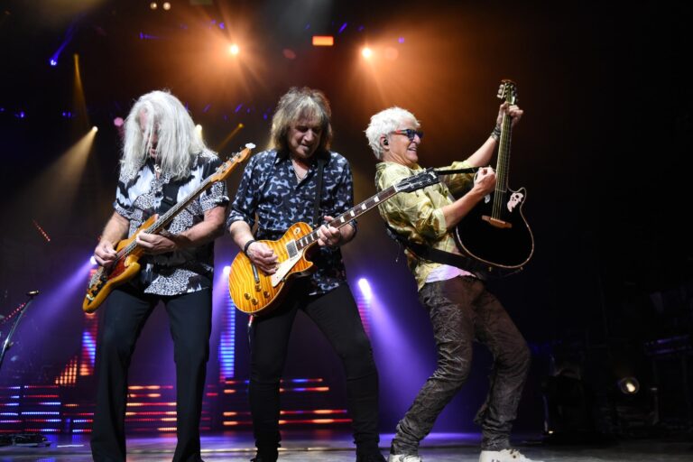 reo-speedwagon-frontman-reunites-with-bandmates-after-split
