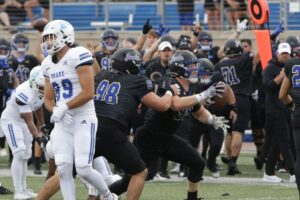 south-dakota-state-jackrabbits-edge-past-drake-bulldogs-28-18