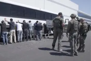 south-korean-minister-visits-us-after-immigration-raid-on-hyundai-plant