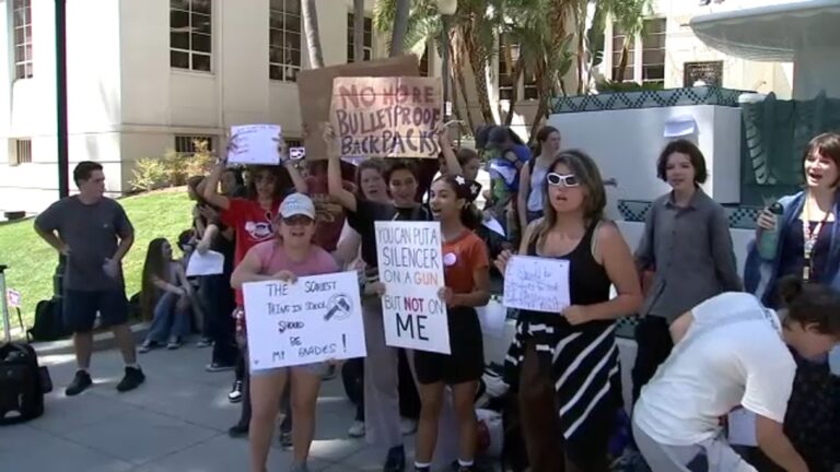 southern-california-students-stage-walkout-against-gun-violence