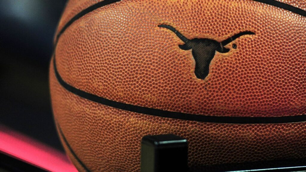 top-50-recruit-bo-ogden-commits-to-texas-sean-miller-s-first