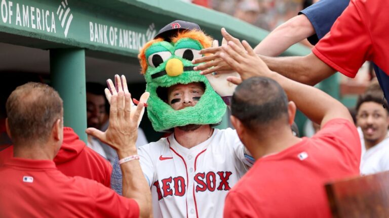 trevor-story-s-controversial-homer-changes-game-outcome