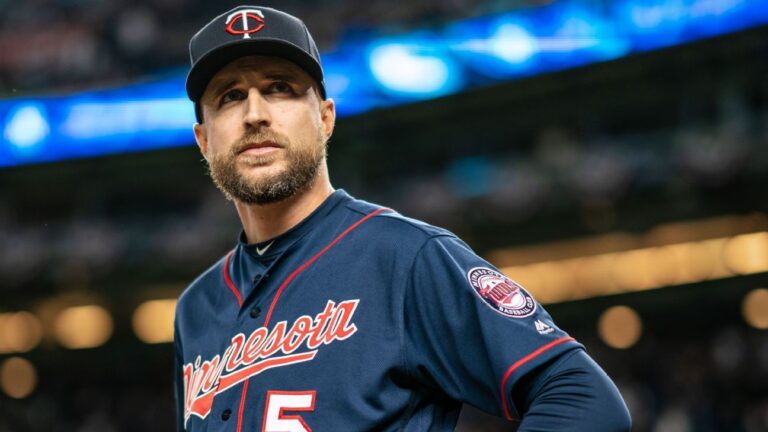 twins-fire-manager-rocco-baldelli-after-disappointing-season