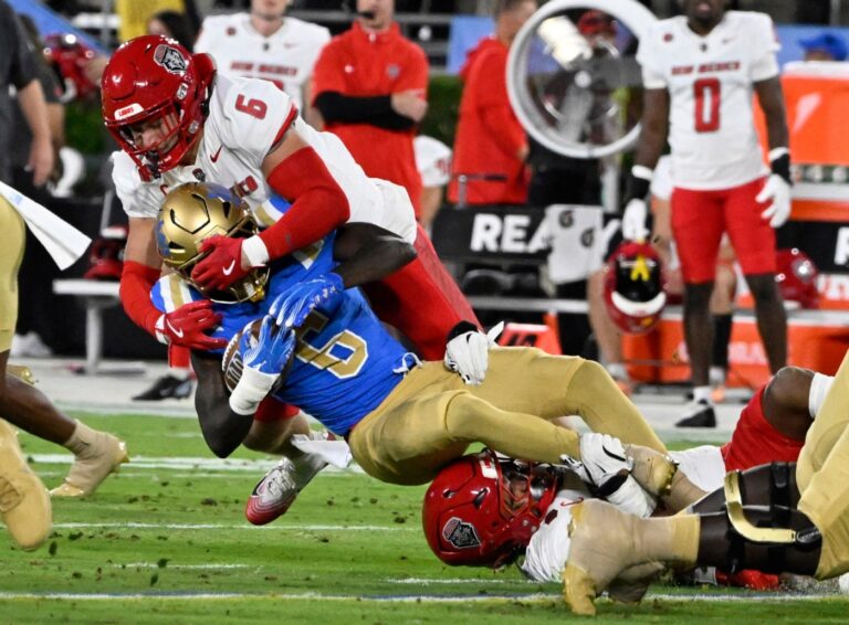 ucla-football-stumbles-again-falls-behind-new-mexico-early