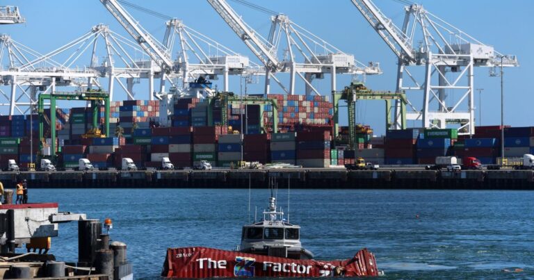 urgent-update-cargo-ship-mishap-at-long-beach-leaves-damage