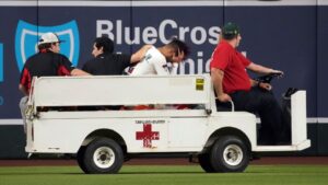 urgent-update-d-backs-gurriel-carted-off-with-leg-injury