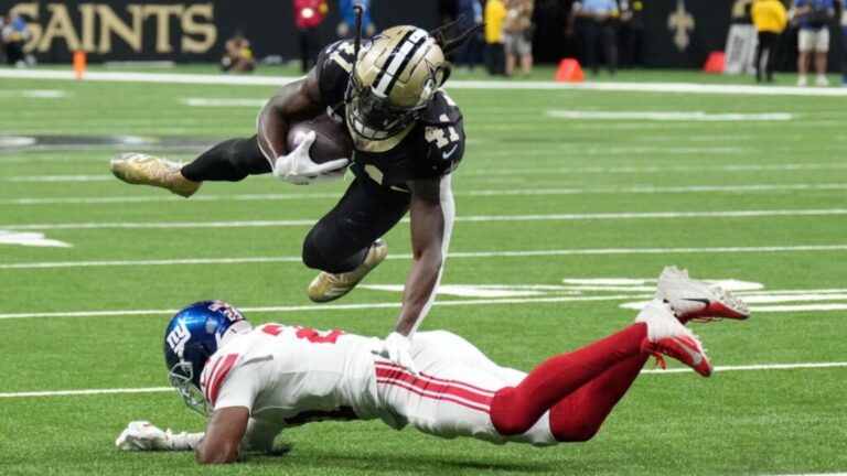 alvin-kamara-s-status-uncertain-for-saints-vs-patriots-showdown