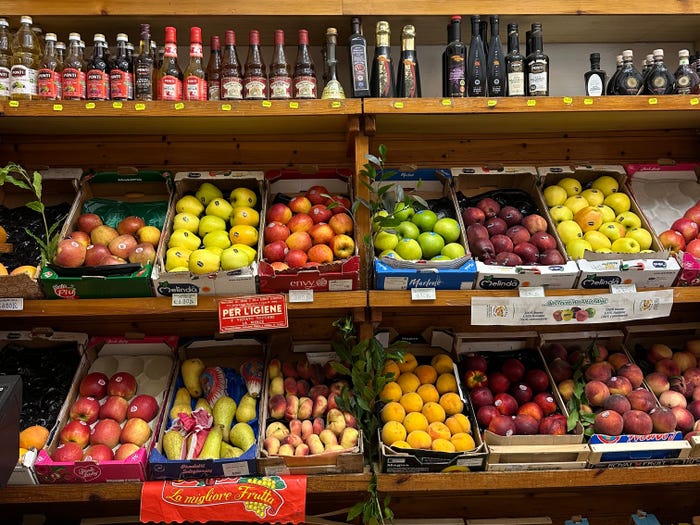 american-reveals-6-surprising-grocery-shopping-secrets-in-italy