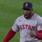 aroldis-chapman-declares-he-d-retire-before-rejoining-yankees