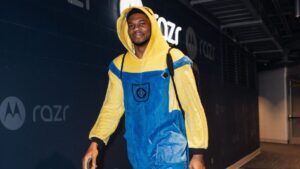 athletes-unveil-creative-halloween-costumes-giannis-steals-spotlight
