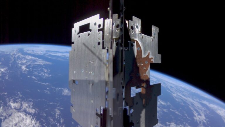 australian-nanosatellite-spirit-snaps-first-selfie-ready-to-track-gamma-ray-bursts