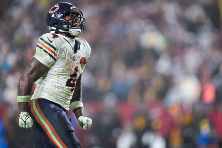 bears-d-andre-swift-sparks-25-24-upset-over-commanders