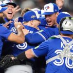 blue-jays-defeat-yankees-5-2-advance-to-alcs-for-first-time-since-2016