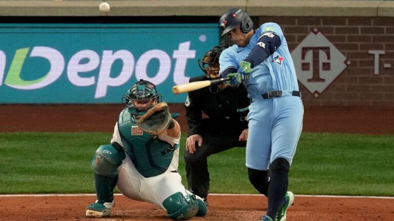 blue-jays-erupt-with-5-hrs-in-13-4-game-3-victory-over-m-s