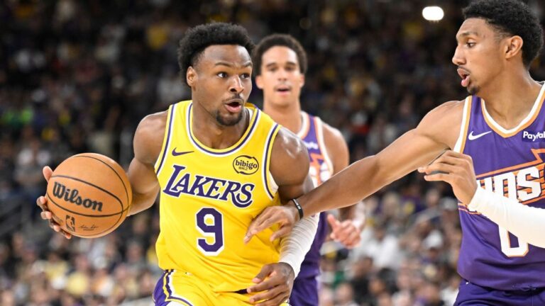 bronny-james-struggles-in-debut-but-gains-coach-s-praise